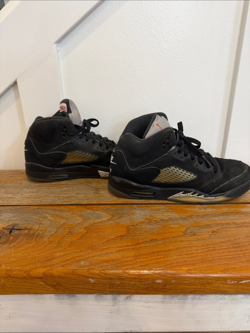Boys Nike Air Jordan 5 Retro OG Black Metallic Size 5.5 - Picture 4 of 4